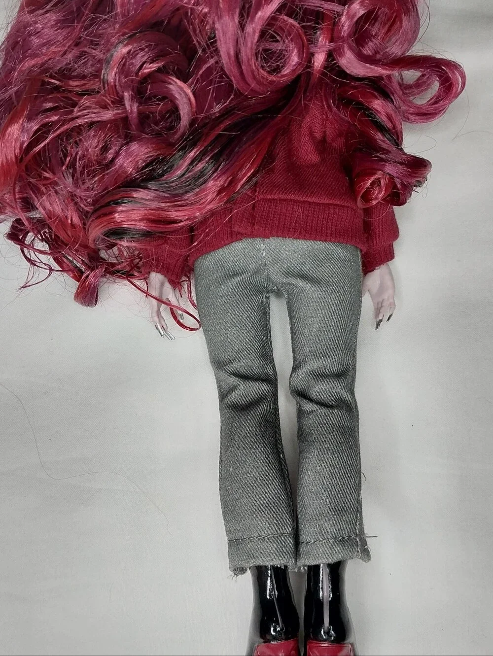 Rainbow High Shadow High Scarlett Red Fashion Doll Series 3